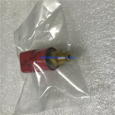 PC100-6 Komatsu เซ็นเซอร์ความดันสวิตช์กระจาย 206-06-61130 เซ็นเซอร์ขุด