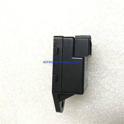 เครื่องจักรการเกษตร V3800 V2003 Kubota เครื่องยนต์รีเลย์ 15694-65992