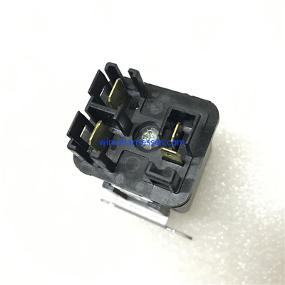 8942580140 กล่องฟิวส์รีเลย์ 24V 4HK1 รีเลย์อุ่นเครื่องยนต์